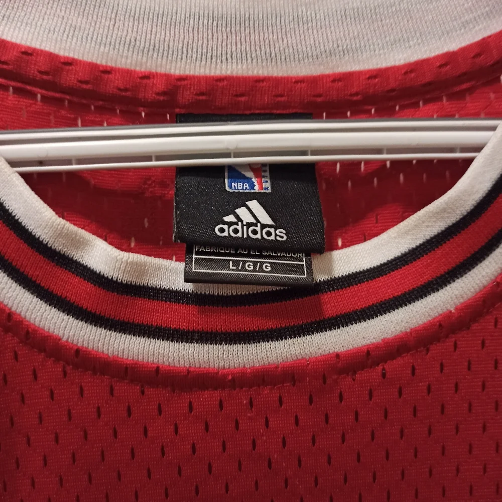 Adidas NBA Chicago bulls jersey. Size large - Picture 4 of 10